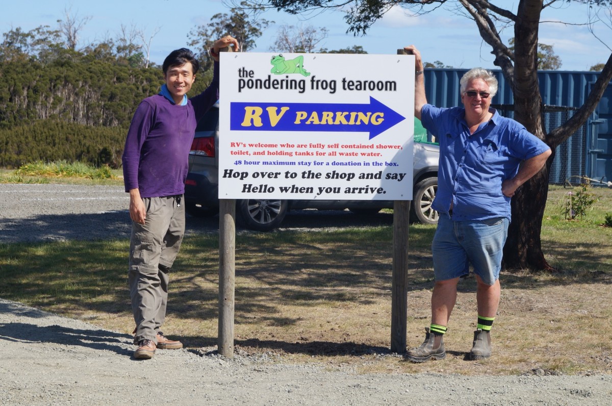 the pondering frog tearoom